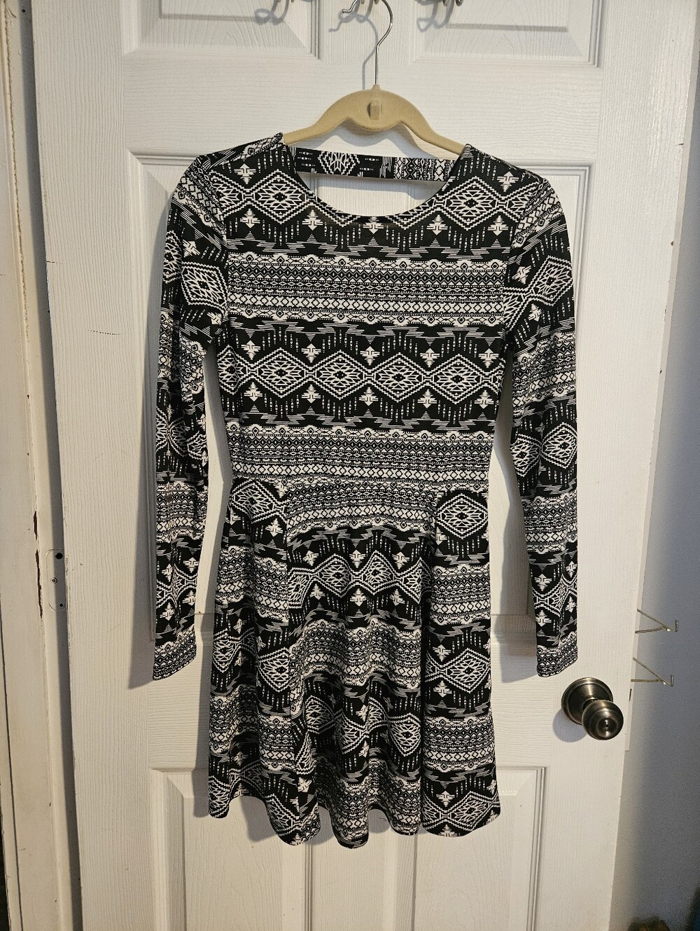 Divided by H&M Woman's Aztec print dress size 8